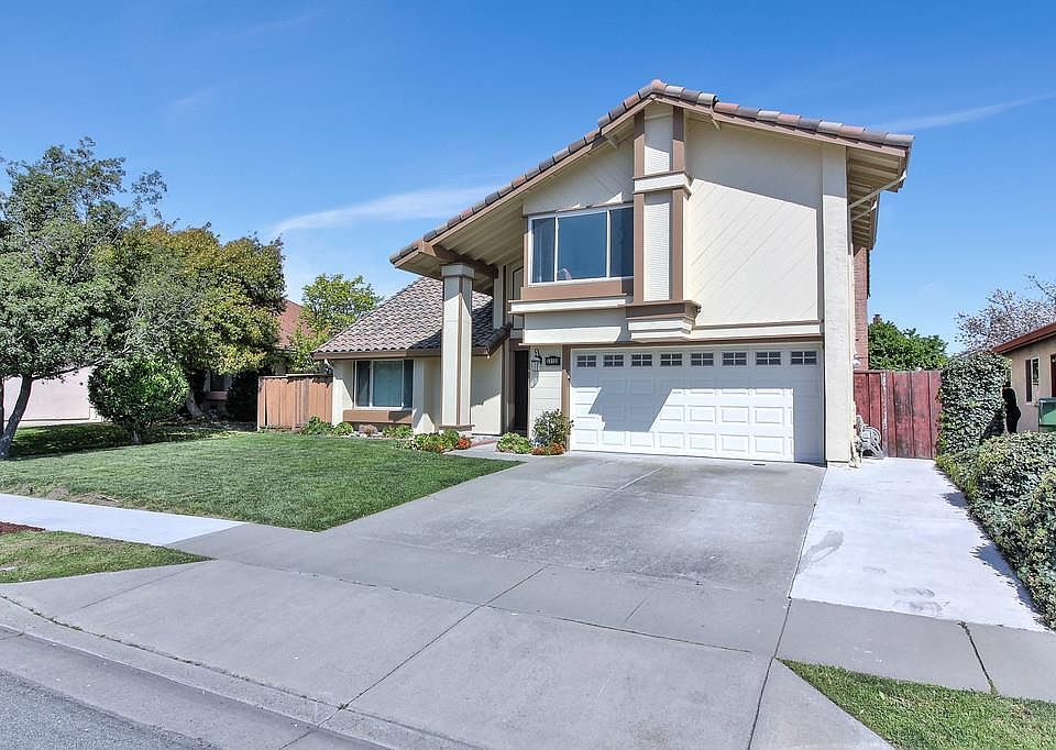 1st image of 33130 Falcon Dr
