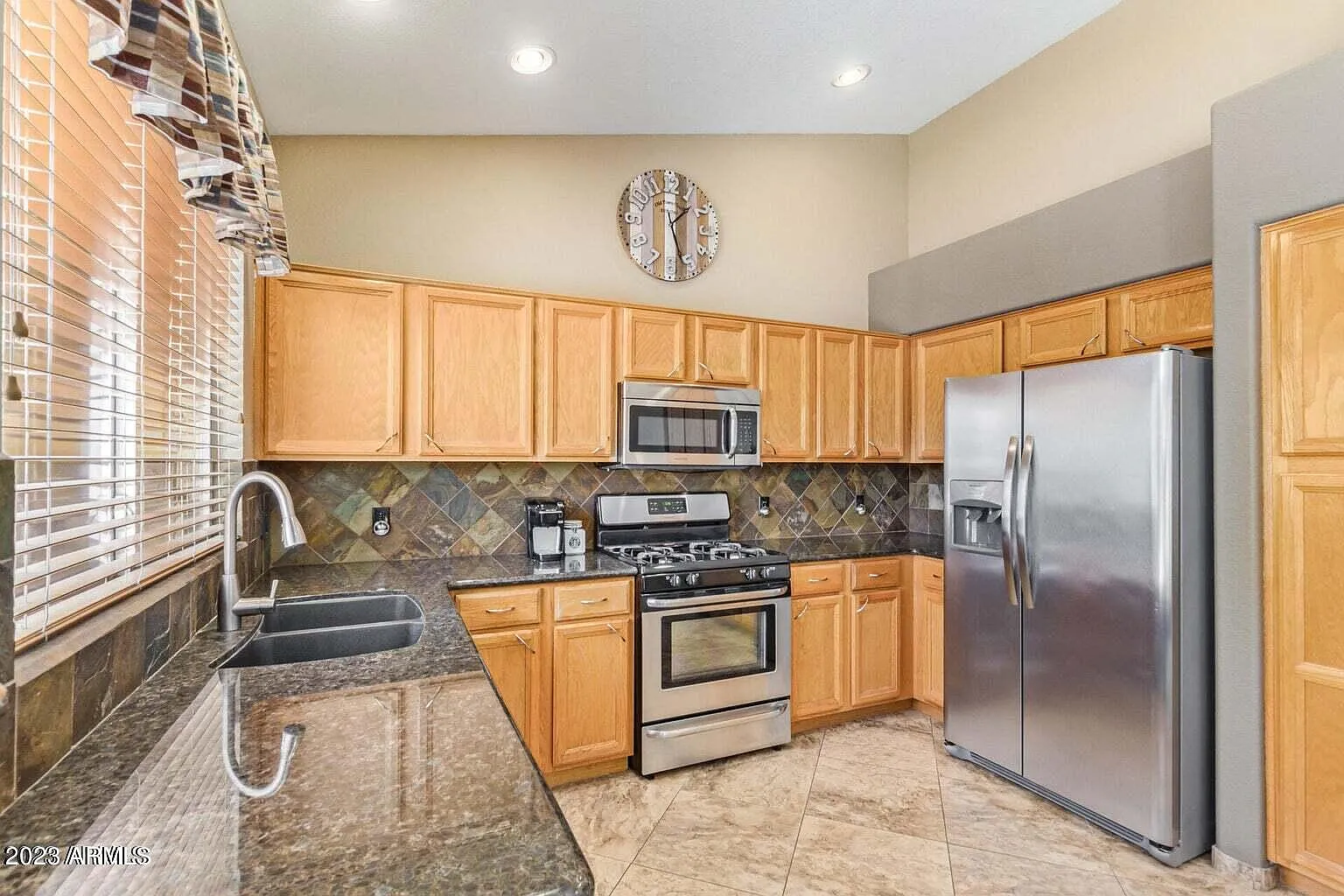 3 bed, 2.0 bath, 1664 sqft, $3,100 — Photo 2