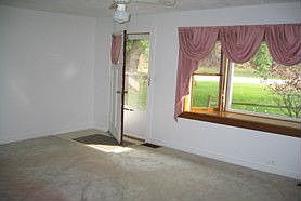 3rd image of 812 S Main St