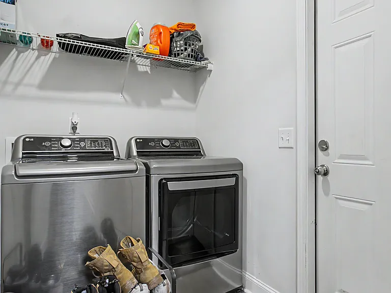 785 Fairview Cir — Photo 7