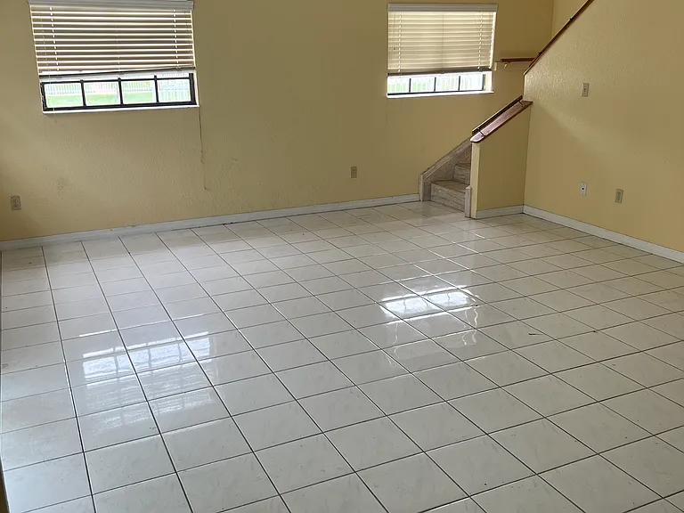 3941 NW 207th Dr #ROOMS TO RENT — Photo 5