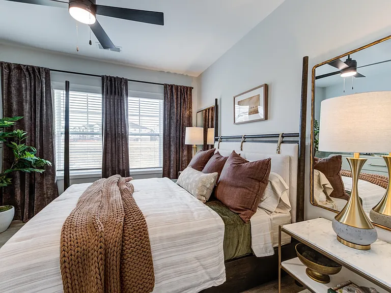 The Carolinian Apartments — Photo 9