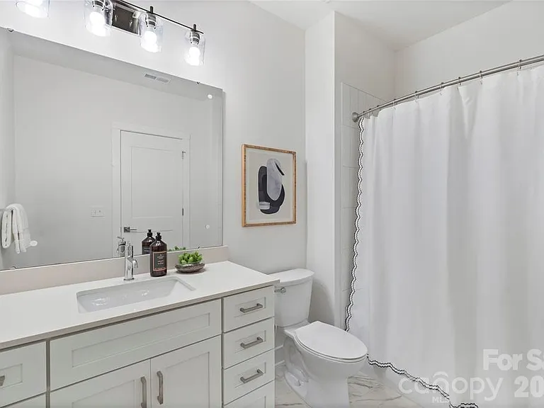 3423 Holabird Ln — Photo 9