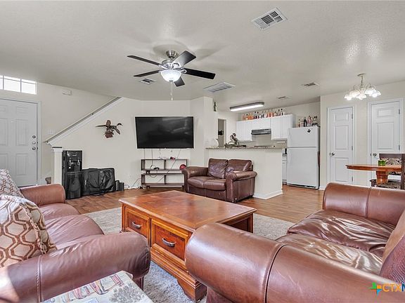 4th image of 897-899 Sagewood Trl