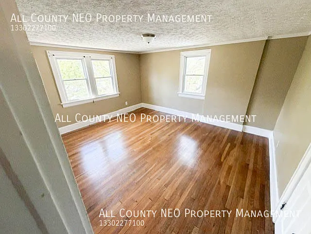 321 Grace Ave — Photo 16