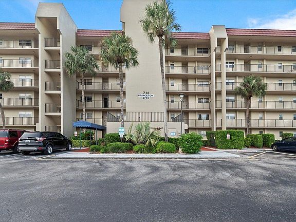 3rd image of 3755 Via Poinciana #611