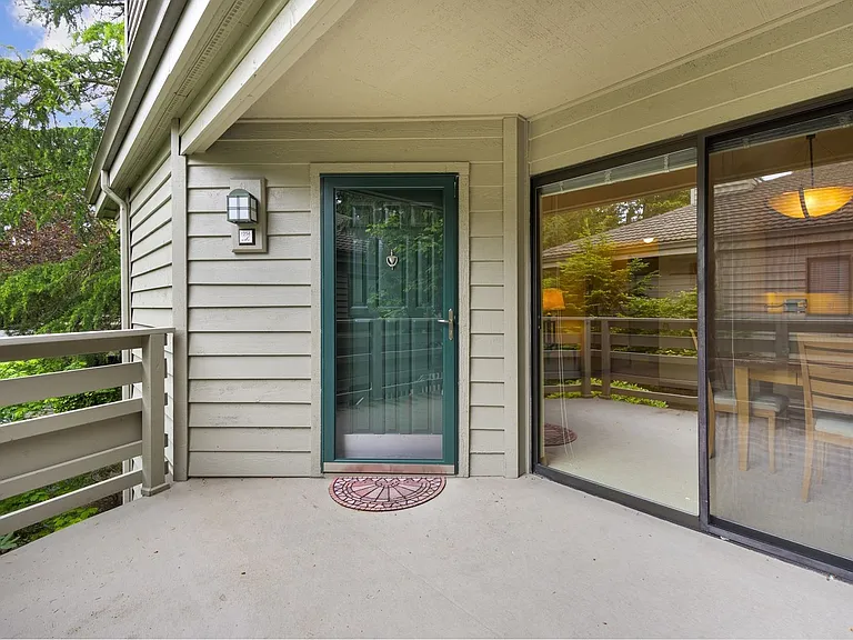 1256 Bellevue Way NE #6 — Photo 14