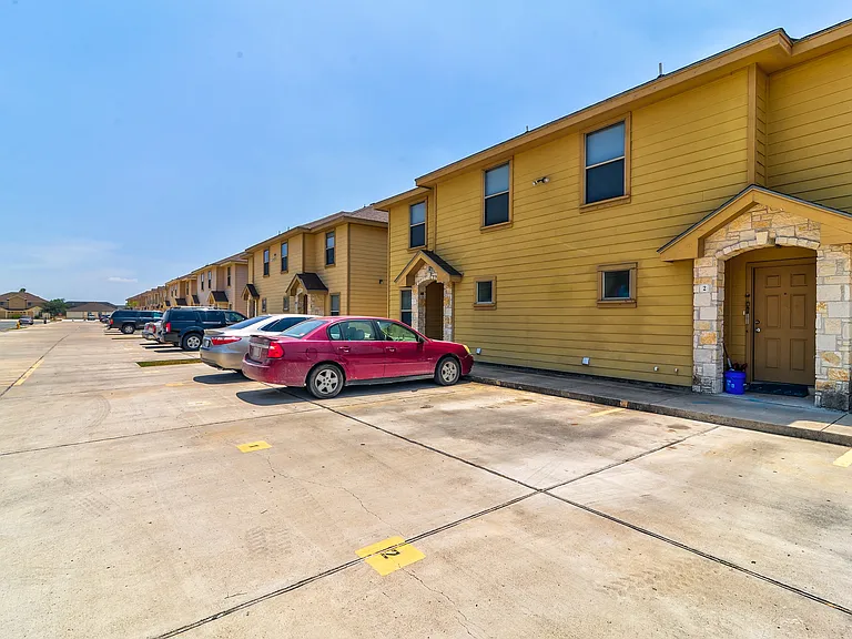 Stone Oak Townhomes — Photo 6
