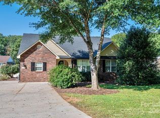 1751 Knights Dr, Denver, NC 28037