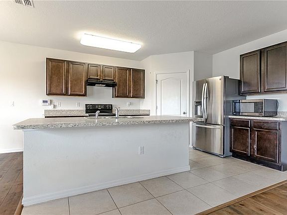 2nd image of 879 Freedom Blvd
