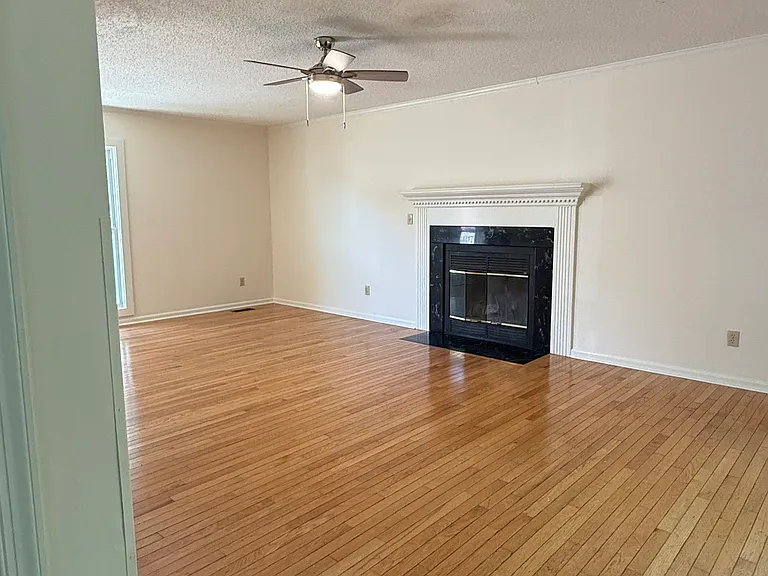 6 N Leslie Ln — Photo 3