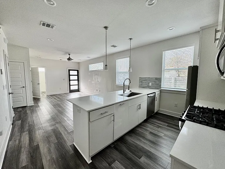 6410 Porter St #B — Photo 6