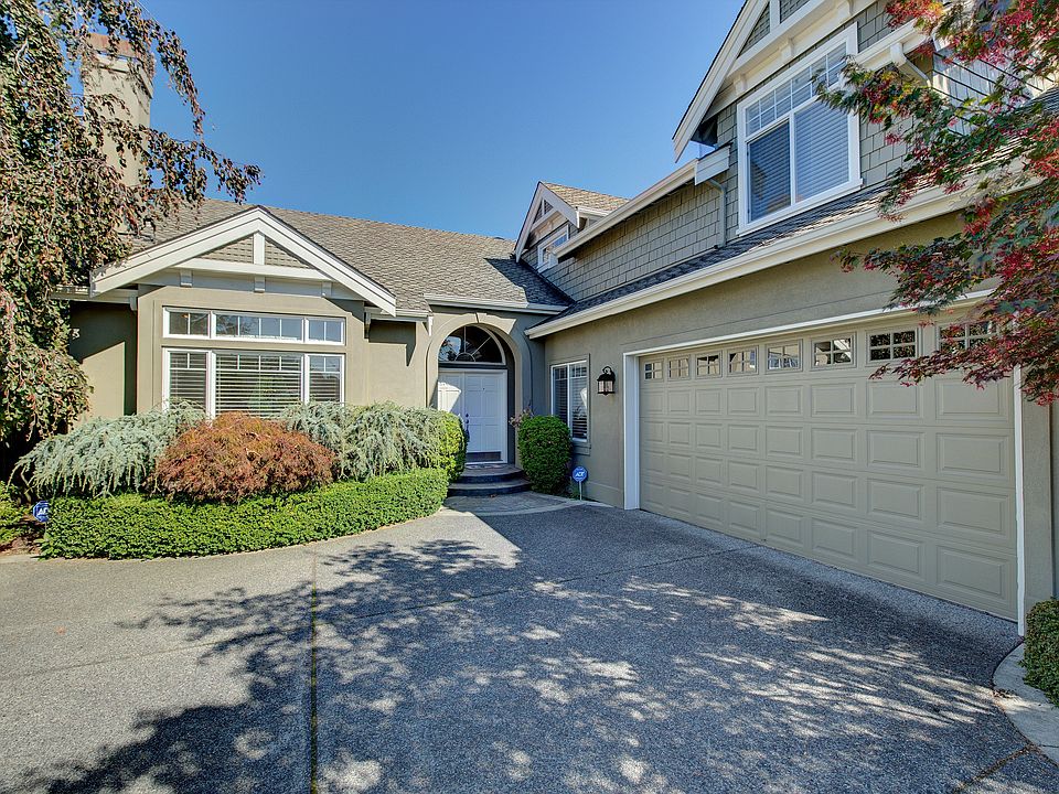 Front view of the beautiful home