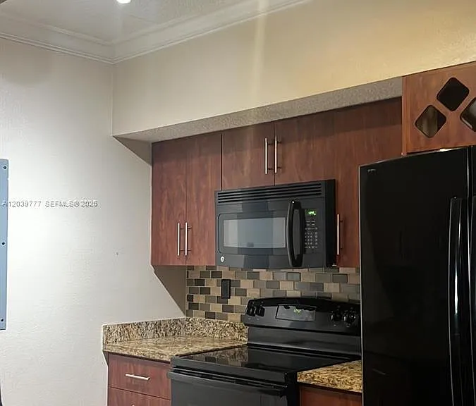 231 SW 116th Ave #19105 — Photo 4