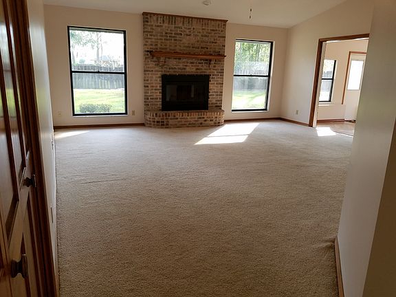 5th image of 777 Arran Ct