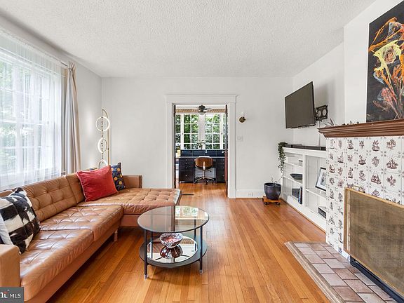 4th image of 322 Saint Dunstans Rd