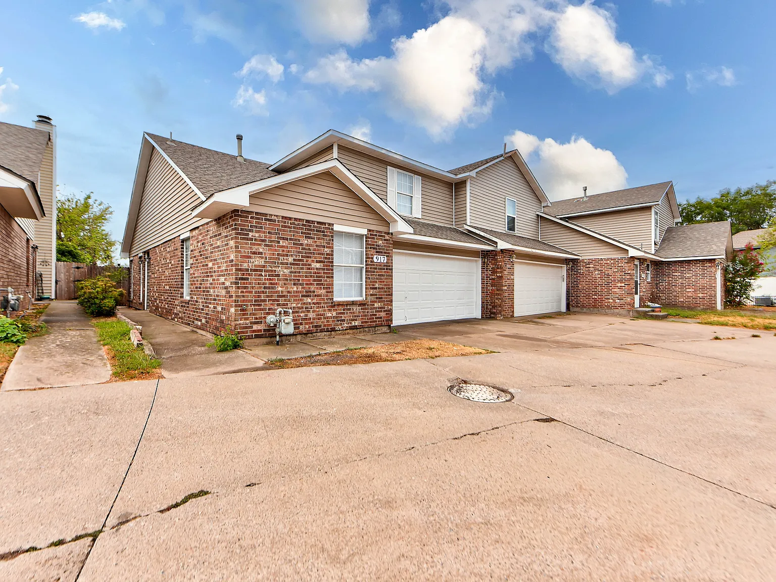 917 Rambling Oaks Drive - 1 — Photo 2