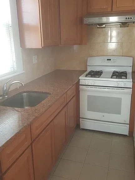 42-44 Carmel St — Photo 6