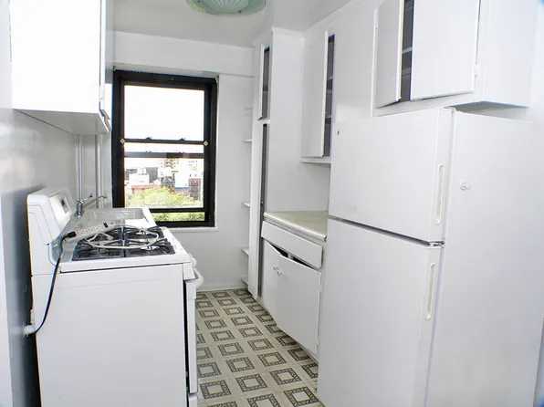 208 East Broadway image 1 of 5