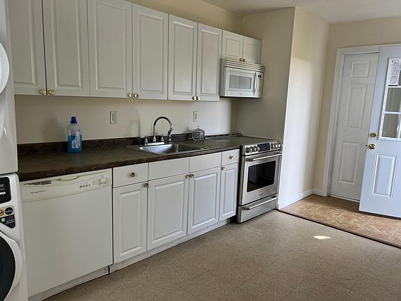 3rd image of 15 South St #B