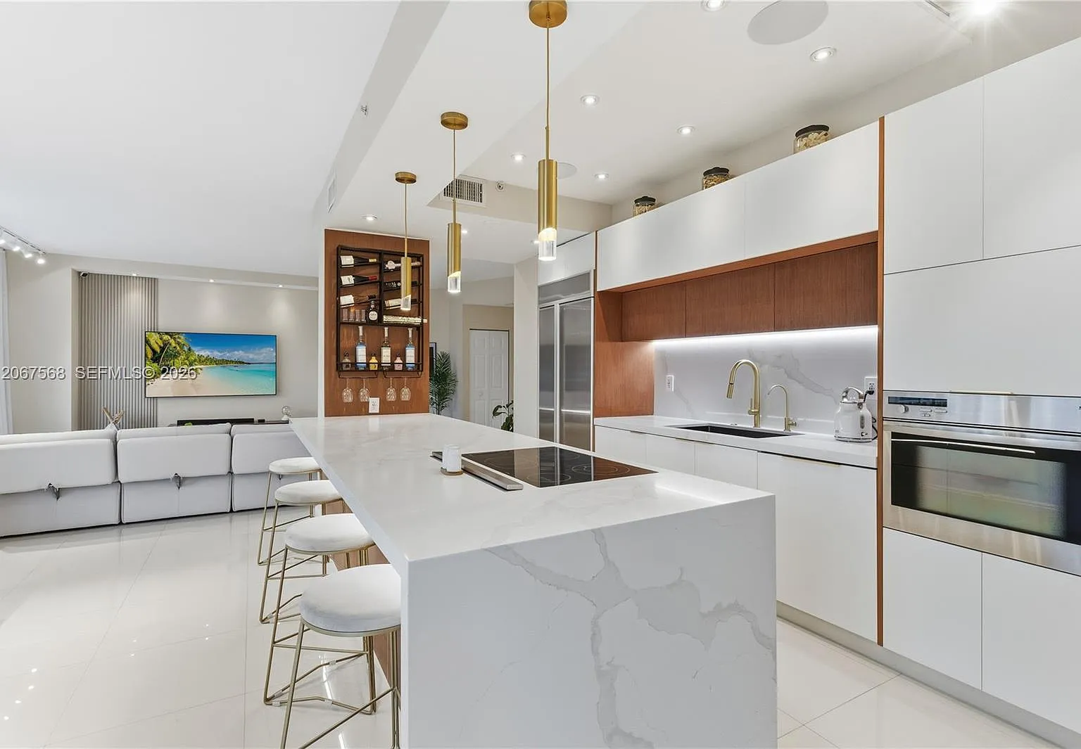 Mystic Pointe Tower 400 C — Photo 3