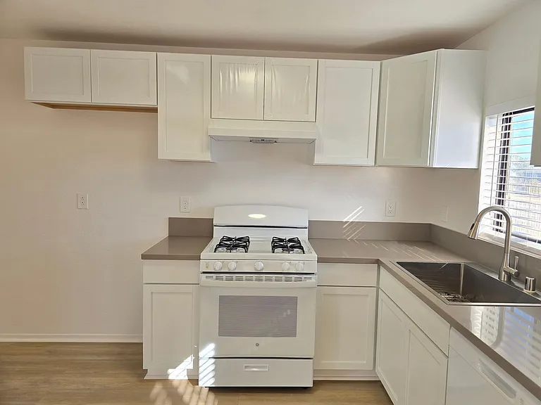 8249 Catalpa Ave — Photo 3
