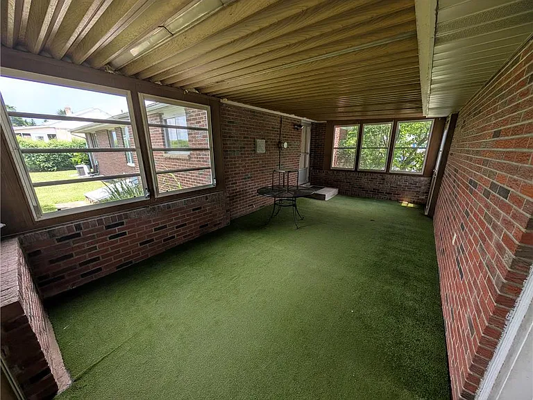 230 Diamond St — Photo 12