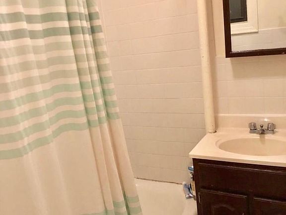 5th image of 4109 48th St APT 6