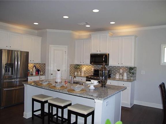 4th image of 4640 Brayden Dr