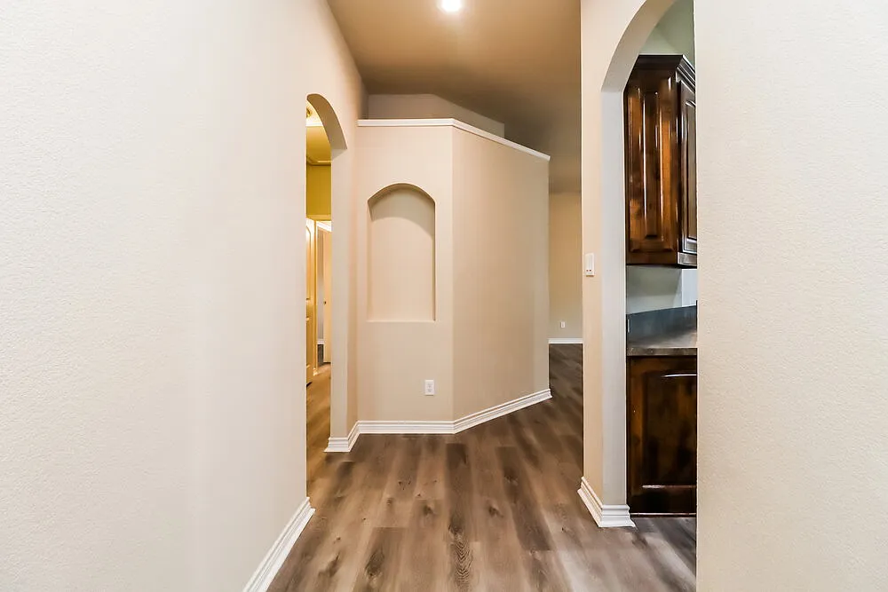 4 bed, 2.0 bath, 1641 sqft, $2,175 — Photo 3