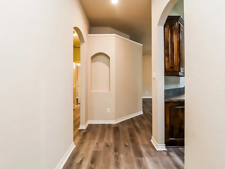 160 Spring Hollow Dr — Photo 3