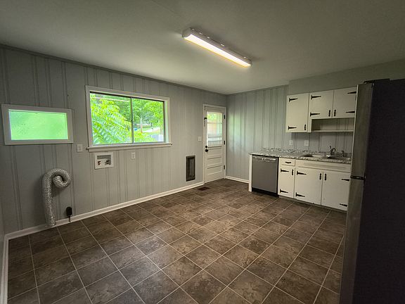 4th image of 10 Gaylord St