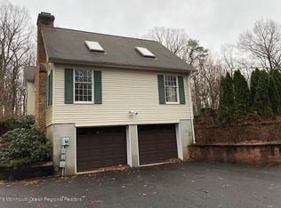 5 Sawmill Pond Rd, Millstone Township, NJ 08510