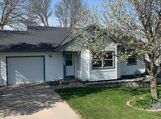 1112 6th St, Glenwood, IA 51534