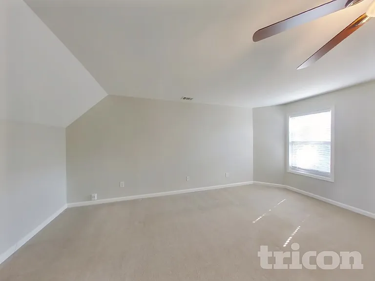 311 Turtle Pointe Dr — Photo 8