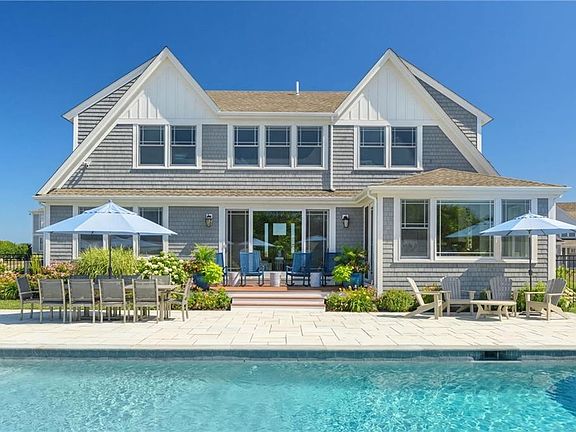 2nd image of 1048 Ocean Rd