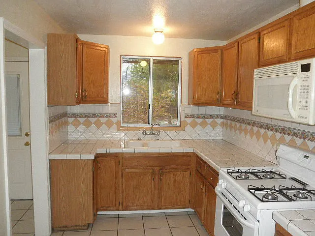 245 McCreery Ave #1 — Photo 4