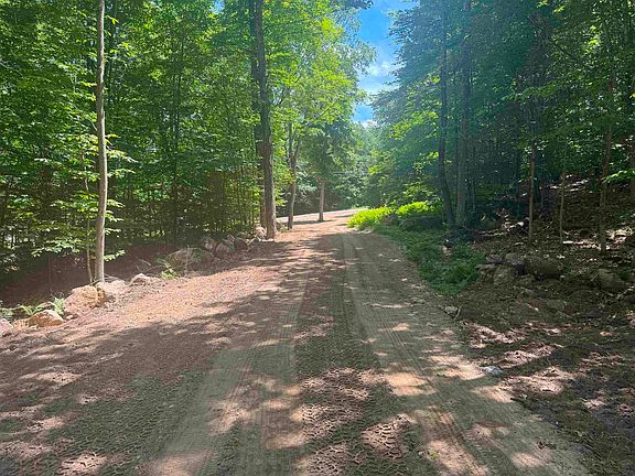 2nd image of 26 Backwoods Rd