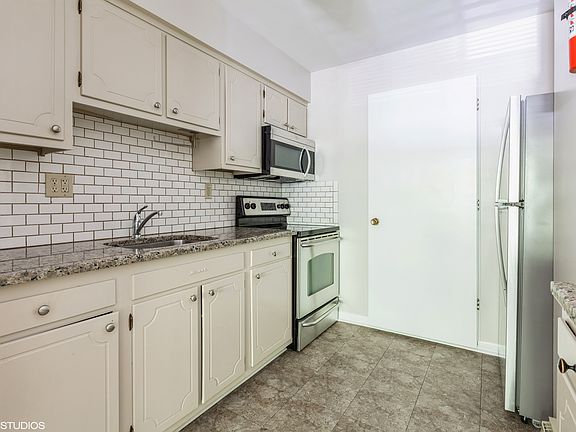 3rd image of 340 S Lincoln Ave #3B