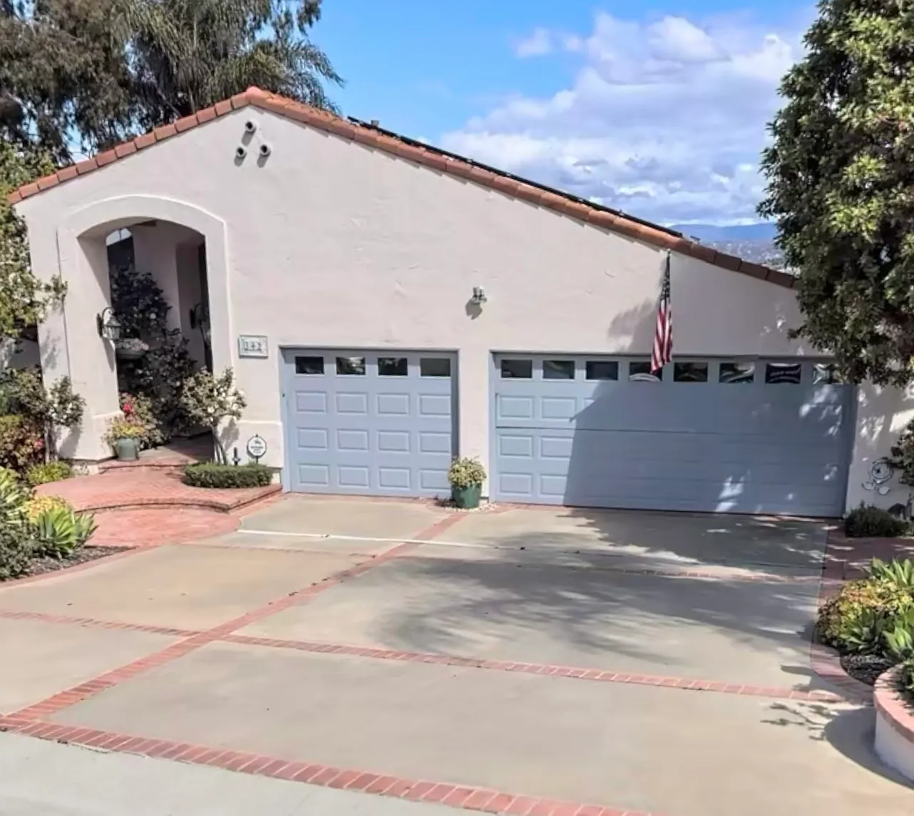 3 bed, 2.5 bath, 3088 sqft, $5,800 — Photo 2