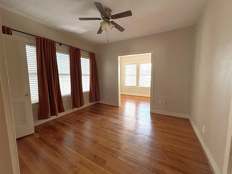 302 W Saulnier St #3 — Photo 8