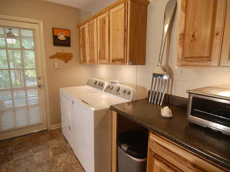 Morganton Arms Apartments — Photo 14