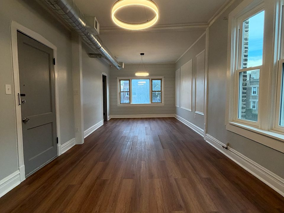 1st image of 4044 W Hirsch St #2