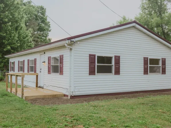 37 Gillette St, Union City, PA 16438