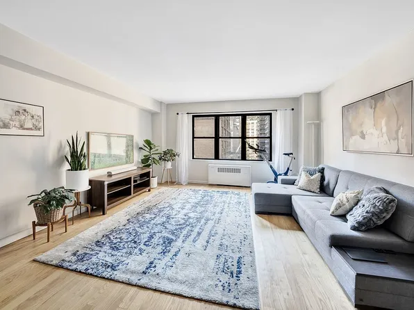 301 E 48th St APT 9K, Manhattan, NY 10017
