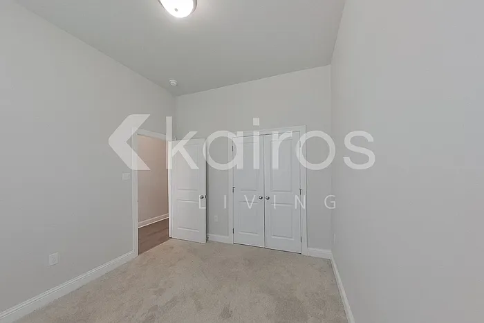 4816 W Dacha Ln — Photo 9