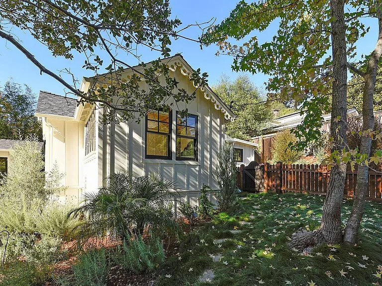 High End, Fully Furnished, Cottage In Downtown Mill Valley! Plus Optional Additional Cottage! Pro... — Photo 8
