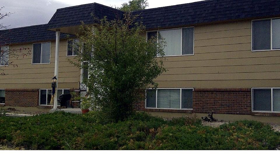 Lower left unit of well kept fourplex