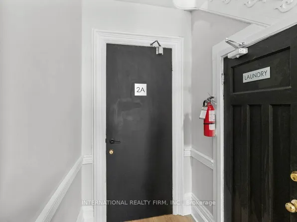 67 Ontario Ave, Hamilton, ON L8N 2X1