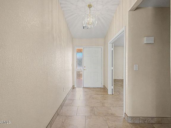 5th image of 11247 E MEDINA Avenue